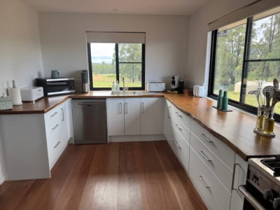 Smokey-Cape-Retreat_kitchen